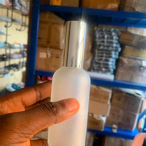 100ml frosted spray bottle